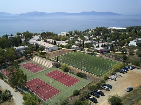 Hydra Beach Resort, Sport court