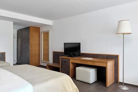 Hydra Beach Resort