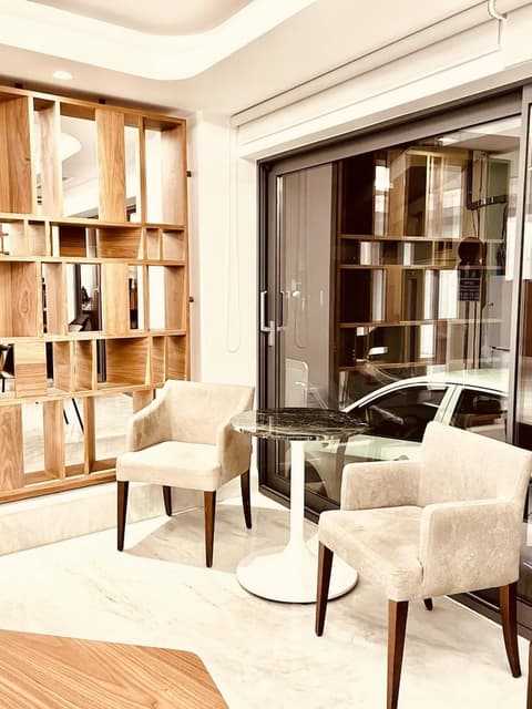 Iraklion Hotel, Lobby