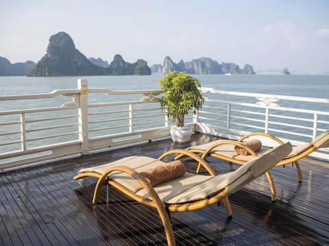 The Au Co Cruises, Terrace/patio