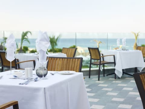 Sunrise Pearl Hotel & Spa, Restaurant