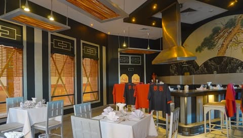 Charmillion Sea Life Resort, Restaurant