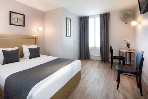 A l'Hotel des Roys, Room