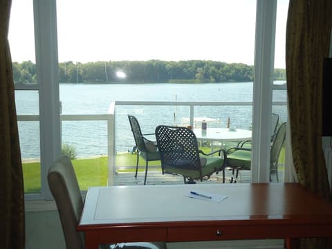 Bayside Inn & Waterfront Suites, Room