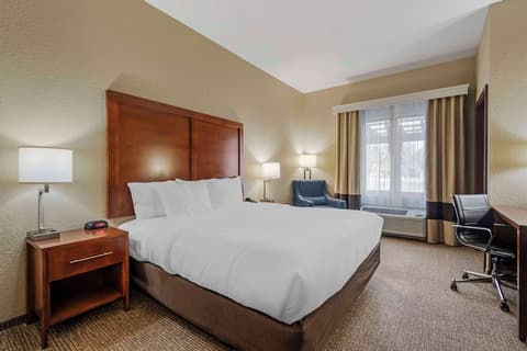 Comfort Inn & Suites, Room