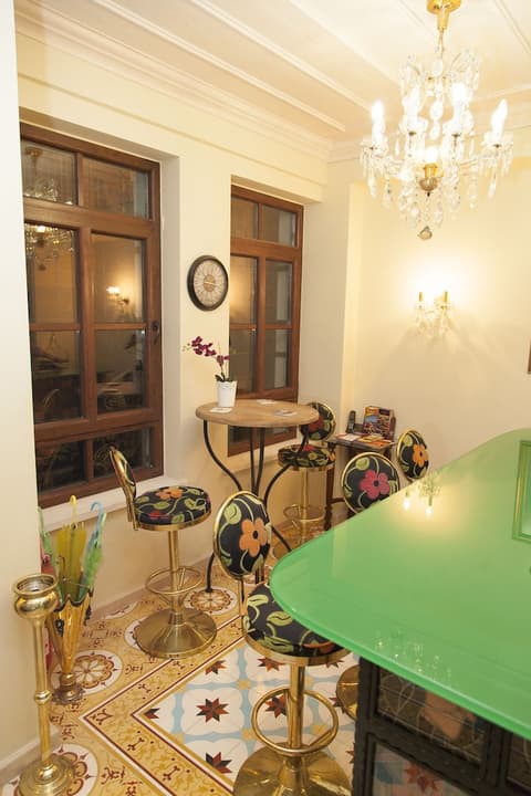 Villa Pera Suite Hotel, Lobby