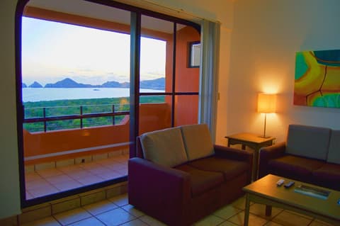 Sunrock Hotel and Suites, Room