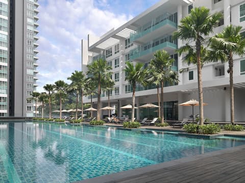 Lanson Place Bukit Ceylon, Outdoor pool