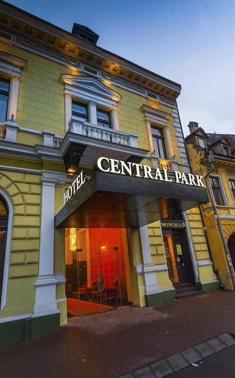 Hotel Central Park, Property entrance