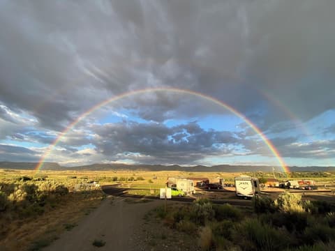 The Riverside Ranch RV Park, Motel & Campground, Property grounds