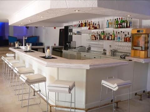 Hotel Navia Santa Ponsa, Bar (on property)