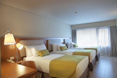 Dazzler by Wyndham Montevideo, Room