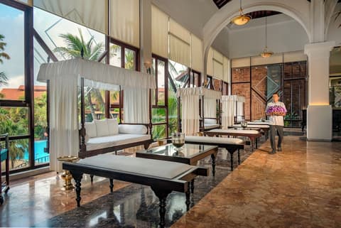 Royal Palms Beach Hotel