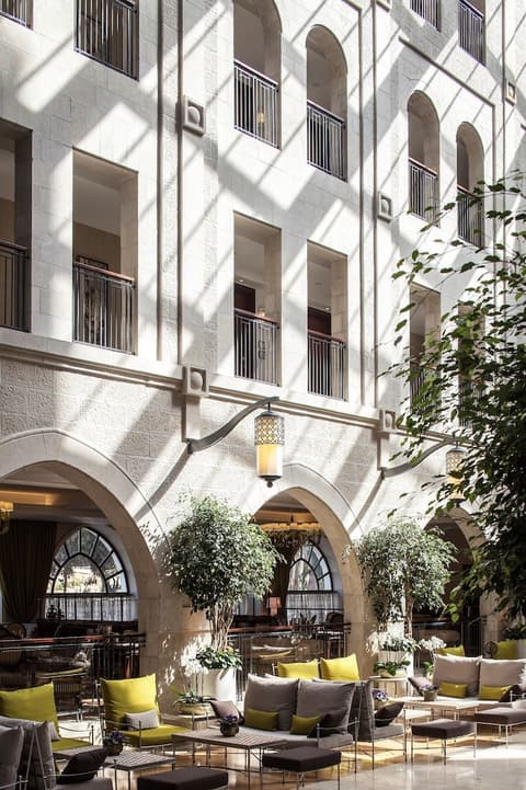 Waldorf Astoria Jerusalem, Lobby sitting area