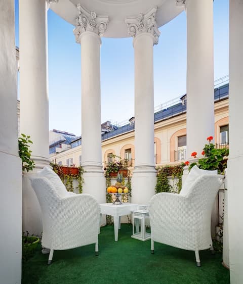 Dharma Luxury Hotel & Spa.