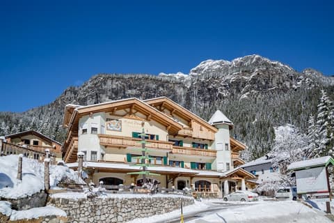 Pineta Pastry Hotel, Exterior