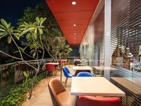 ibis Jakarta Senen, Restaurant
