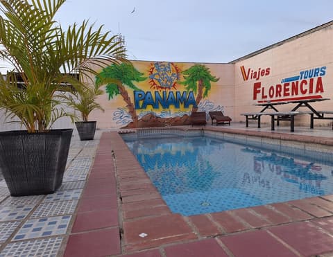 Express Inn Panama International Airport Hostel