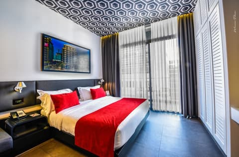 The Smallville Hotel, Room