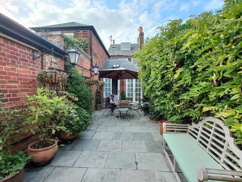 The Black Horse, Garden