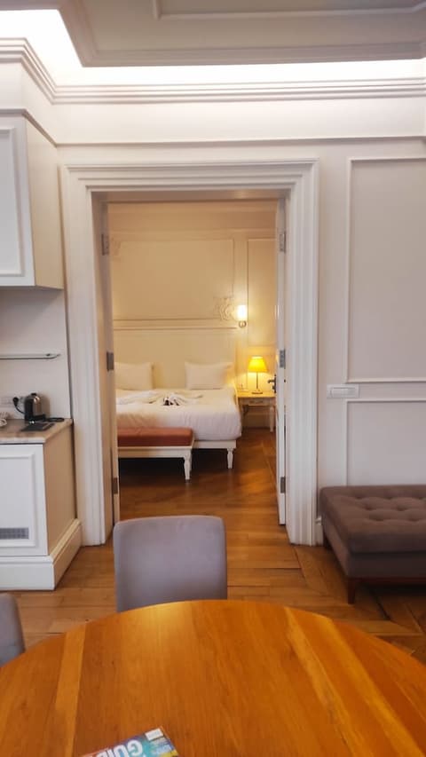Corinne Art & Boutique Hotel