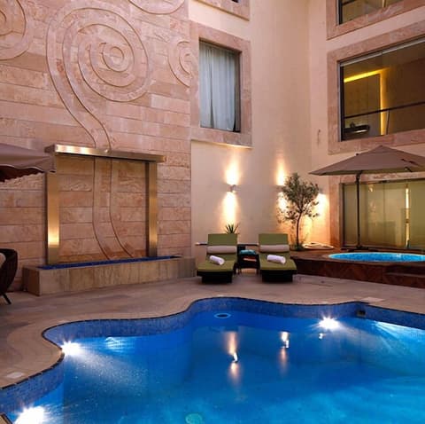 Grand Plaza Hotel - Takhasosi Riyadh, Indoor/outdoor pool