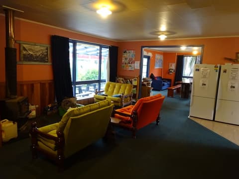 Glow Worm Accommodation - Hostel, Lobby lounge