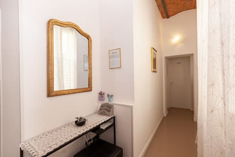 Casa Bolognetti, Interior entrance