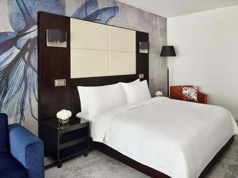 Mövenpick Hotel Jumeirah Lakes Towers