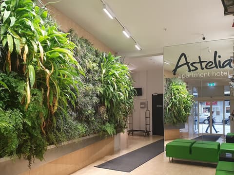 Astelia Apartment Hotel, Reception