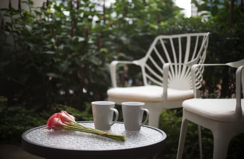 V Hotel Bencoolen, Terrace/patio