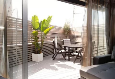 Dalia Ramblas, Terrace/patio