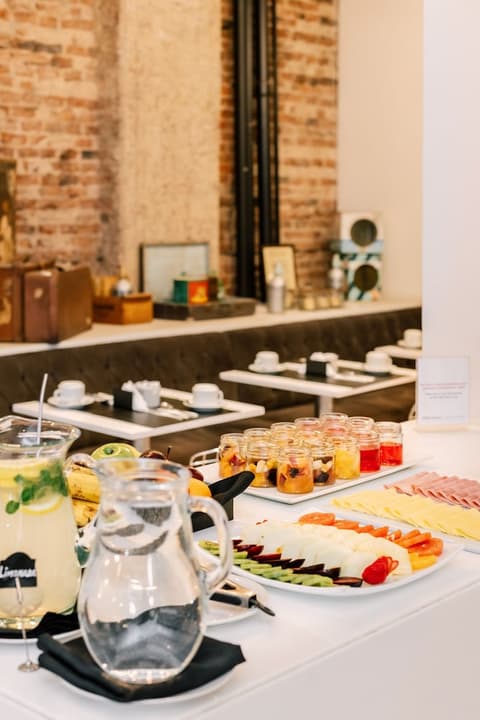 Principado Downtown, Dining