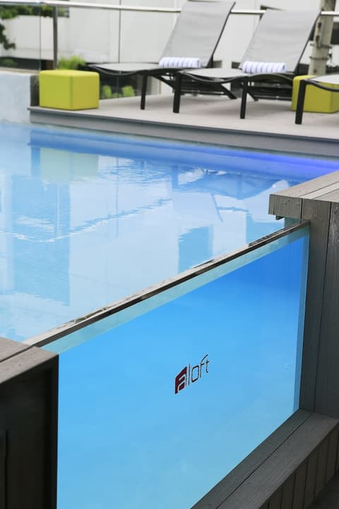 Aloft Panama, Pool