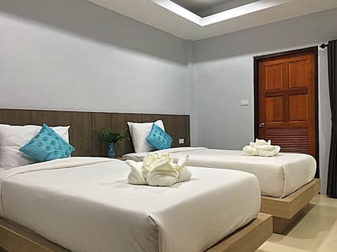 Tonsai Bay Resort