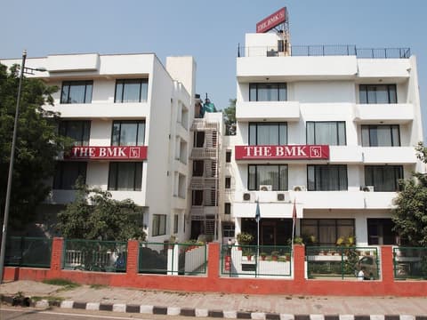 The BMK Hotel, Exterior