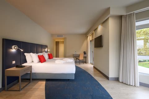 Melia Setubal, Room