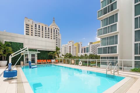 Iberostar Waves Berkeley Shore, Pool