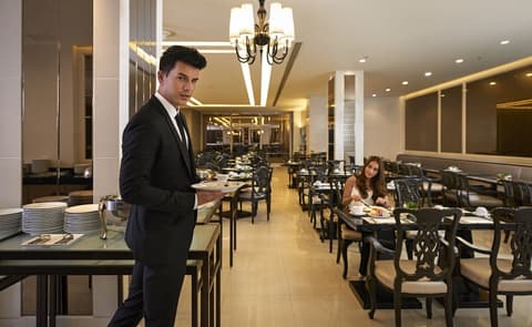 Mandarin Hotel Managed by Centre Point, Dining