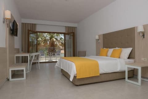 Aristoteles Holiday Resort & Spa, Room