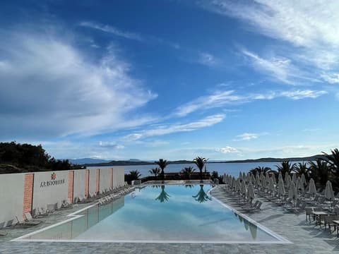 Aristoteles Holiday Resort & Spa, Pool