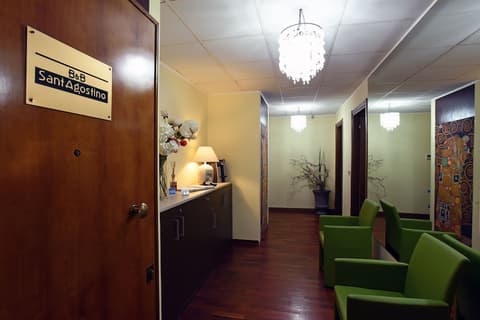 B&B Sant'Agostino, Interior entrance