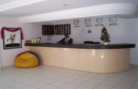 Homeland Hotel, Reception