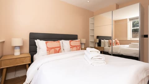 Lamington Apartments - London Hammersmith, Room