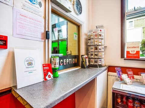 OYO London Guest House, Reception