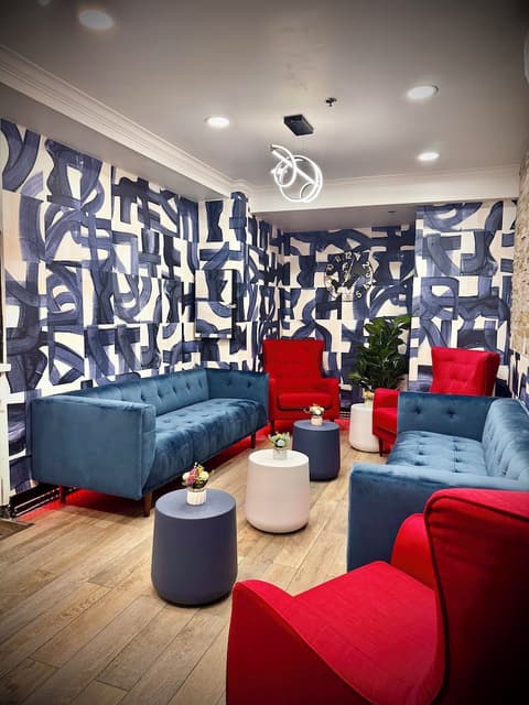 Royal Oak Inn, Lobby