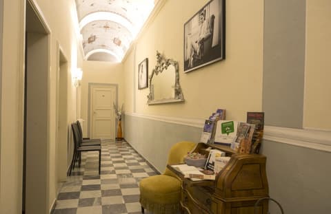 B&B Pantaneto Palazzo Bulgarini, Interior entrance