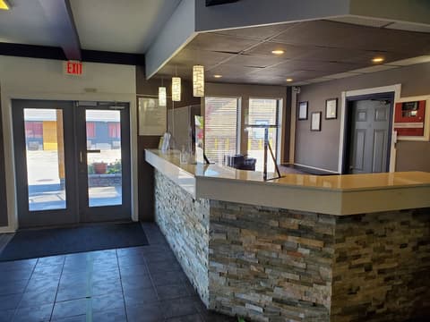 Alpine Inn, Reception