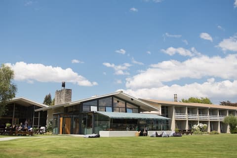 Wanaka Hotel