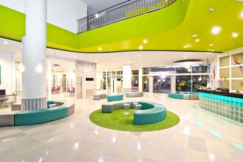 Grand Bella Hotel, Lobby